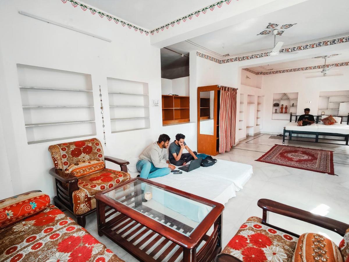 Musafir Hostel Ουνταϊπούρ Εξωτερικό φωτογραφία