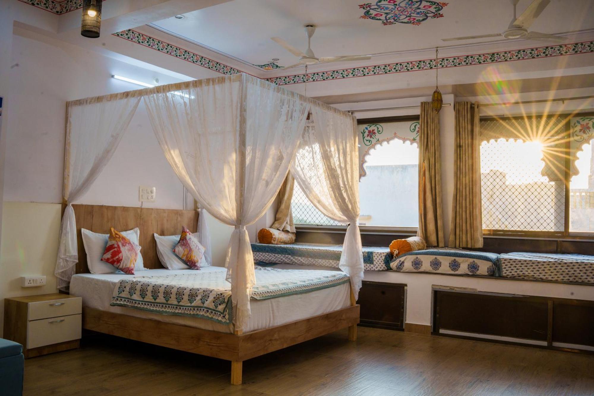 Musafir Hostel Ουνταϊπούρ Εξωτερικό φωτογραφία